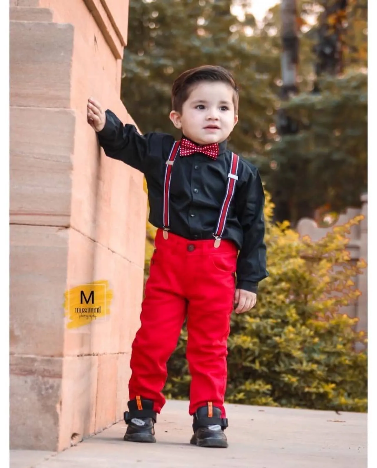 Black Red Regale