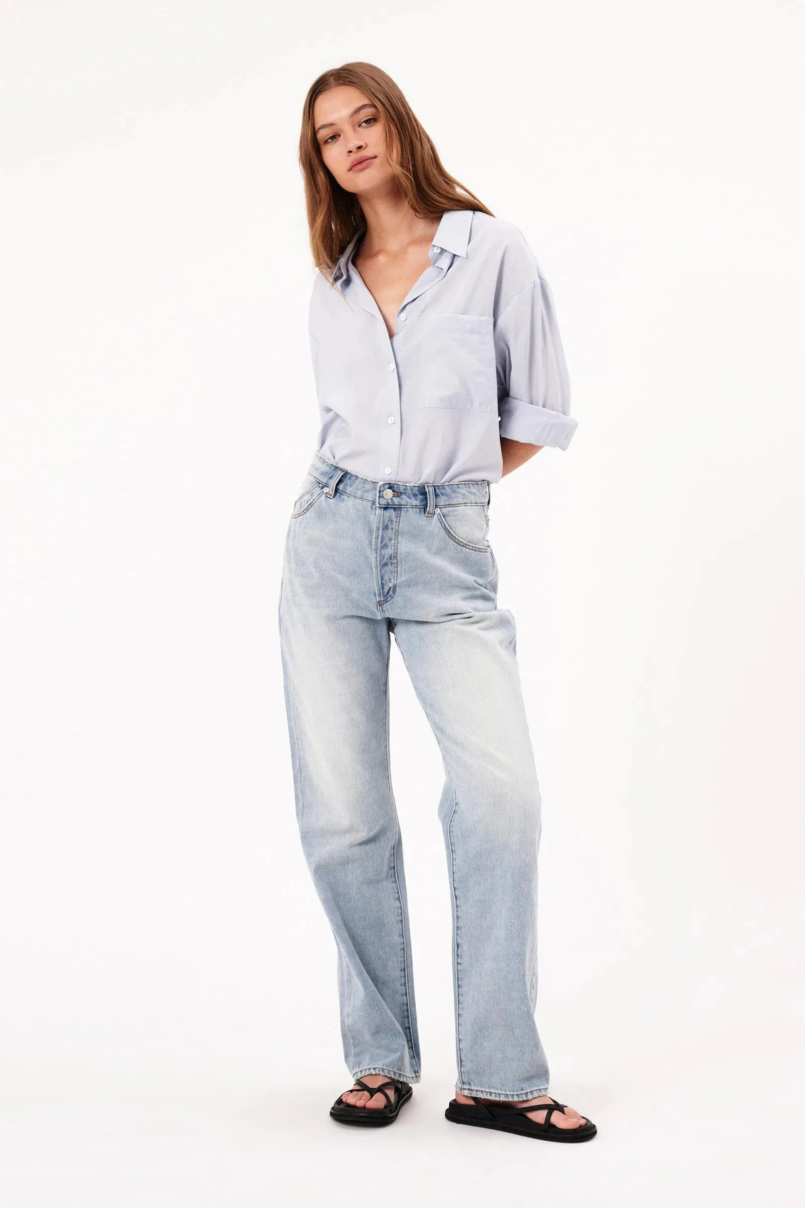 Rolla’s 90’s Relaxed Faded Blue Jean Light Vintage Blue