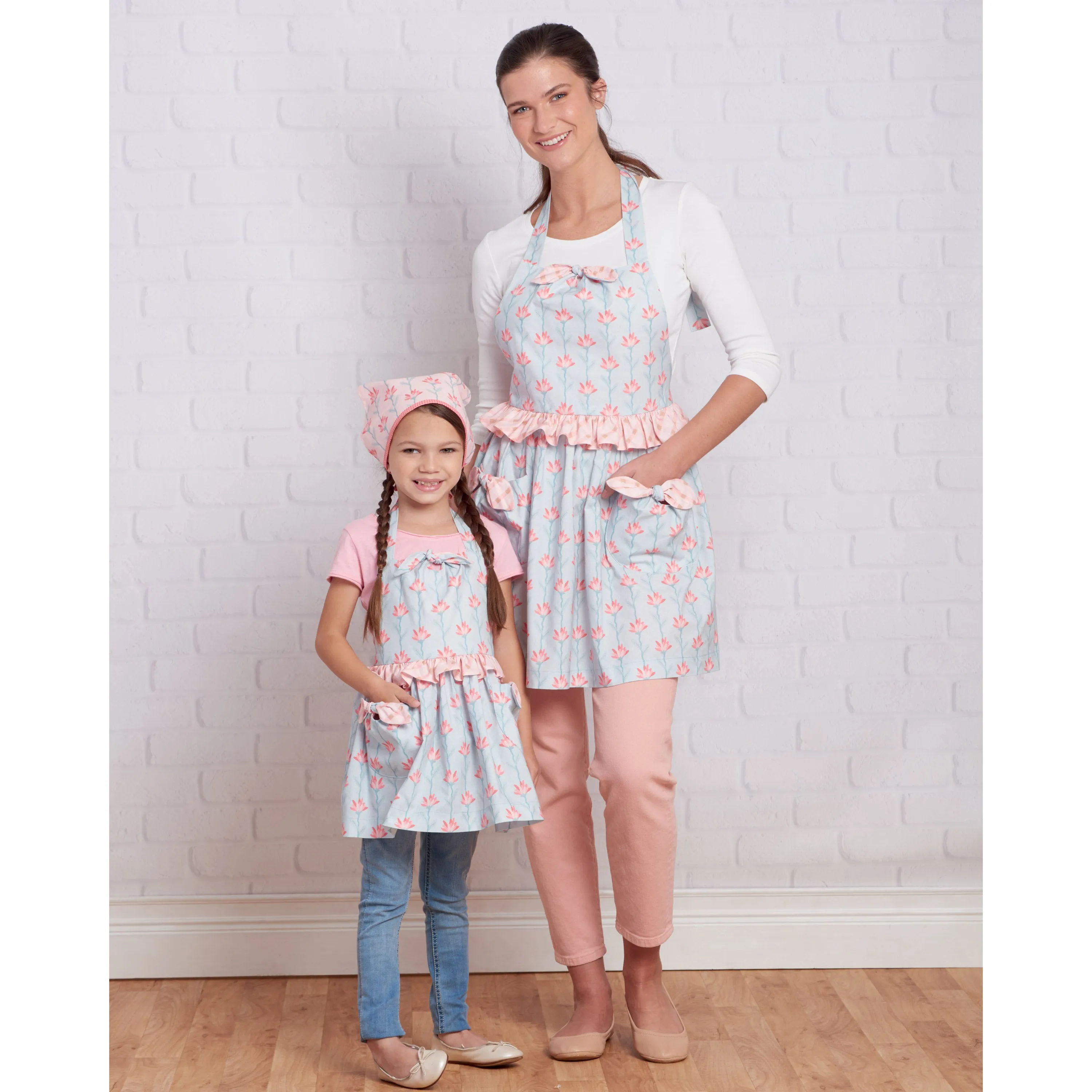 Simplicity Pattern 9565 Child/Miss Apron, Accessories
